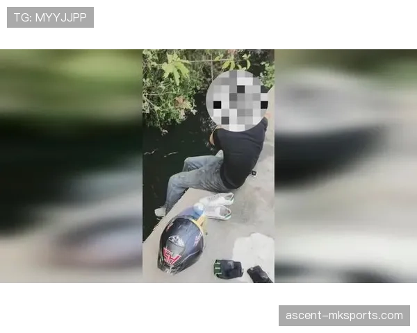 庞伟训练完顺手把弹壳揣兜里带回家,这习惯多少年了? 庞伟训练完顺手把弹壳揣兜里带回家,这习惯多少年了?