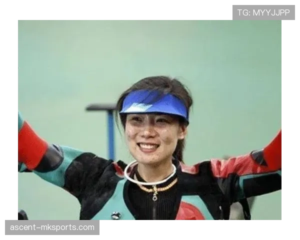 杜丽训练完顺手买了杯奶茶，这自律人设差点没绷住